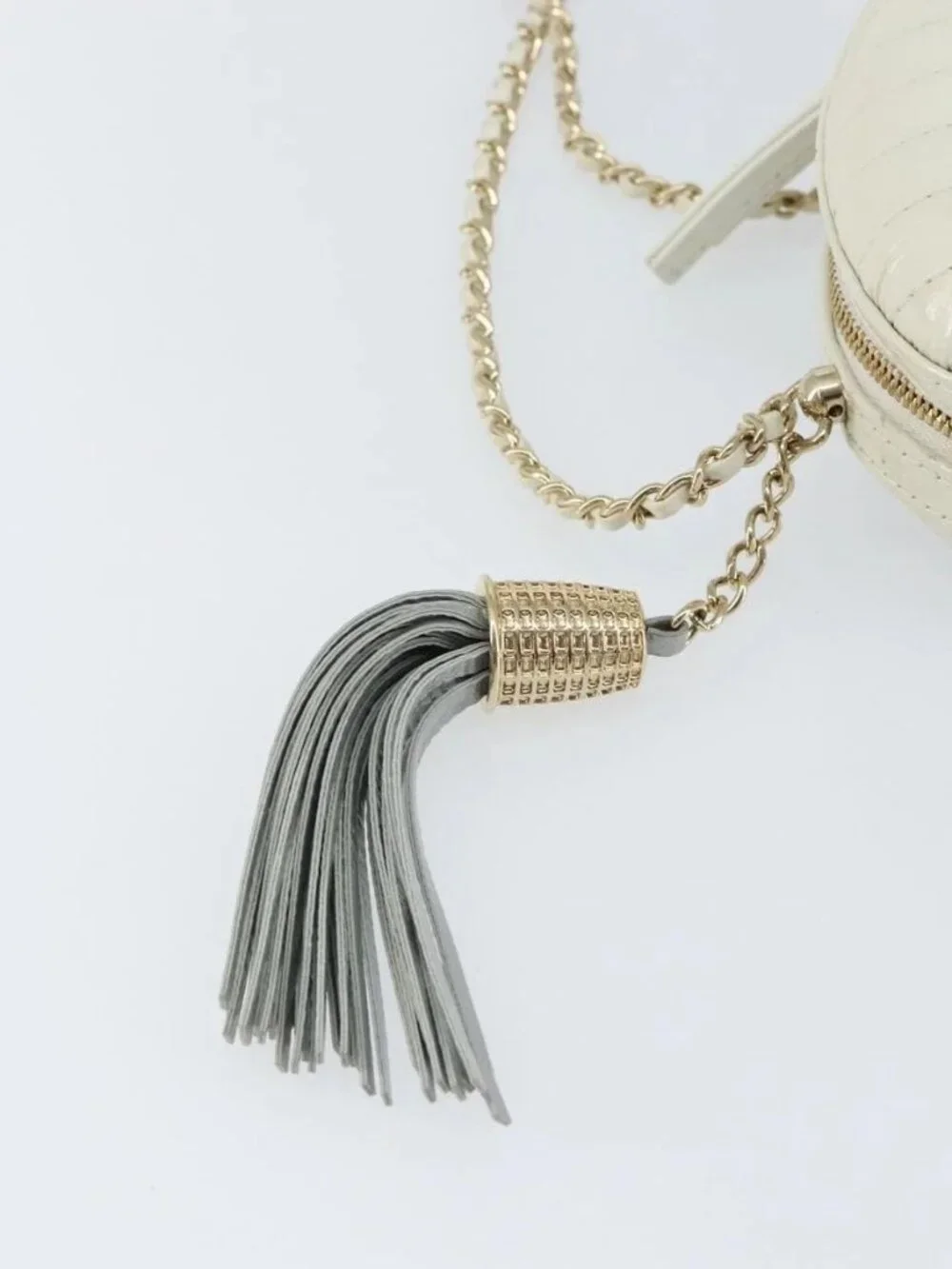 CHANEL V Stitch Chain Shoulder Bag Leather White Gold CC Auth 144830SAV